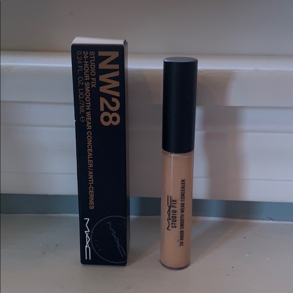 Brand New MAC Studio Fix 24-Hour Concealer NW28